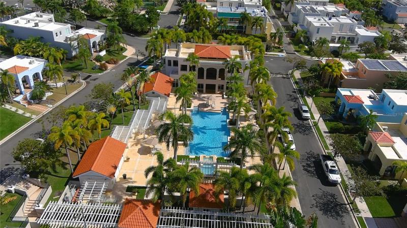 Comm. pool, Sauna, 3 Fitness Room