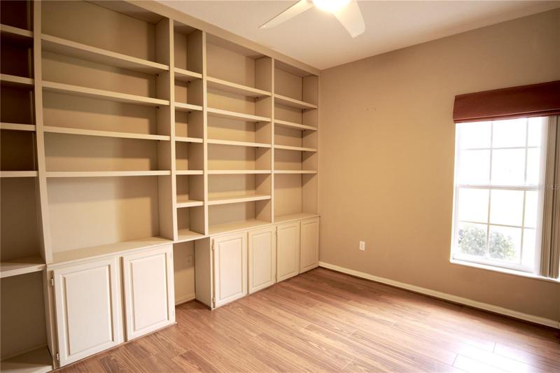 Bonus Room / Den