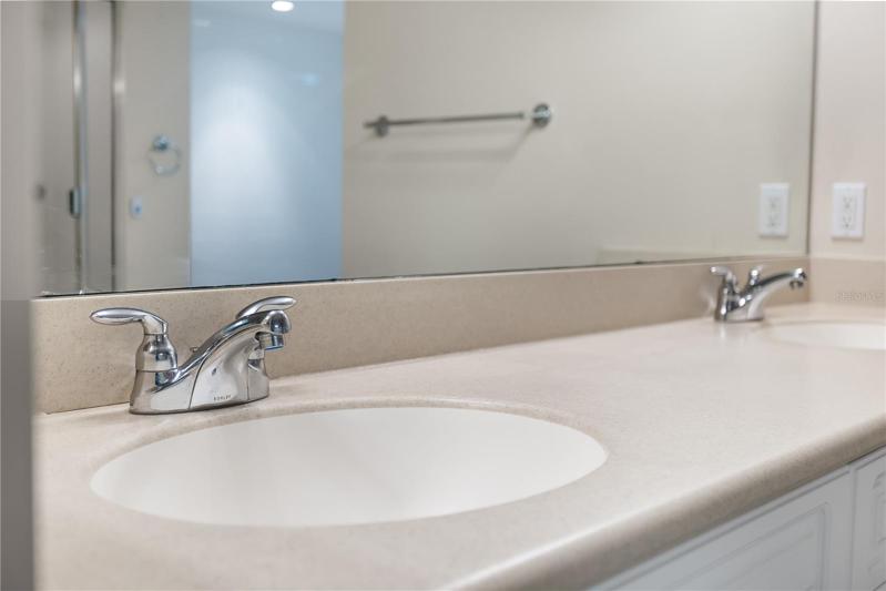 Dual Vanities!