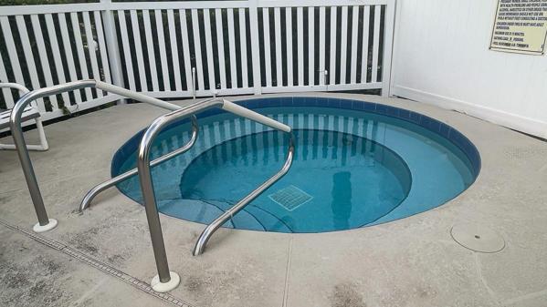 Heated Jacuzzi @ Clubhouse Pool