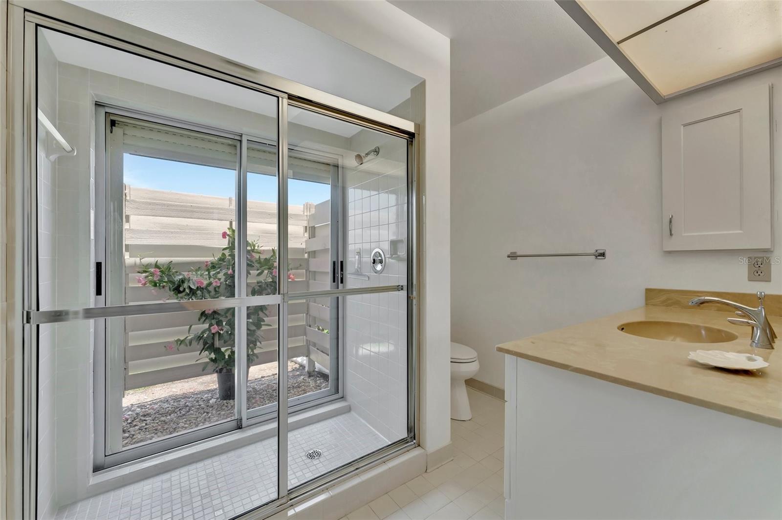 Master Garden Shower