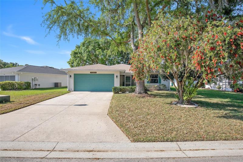 LOVELY 3 BDRM / 2 BTH HOME IN FANTASTIC PENNBROOKE FAIRWAYS!
