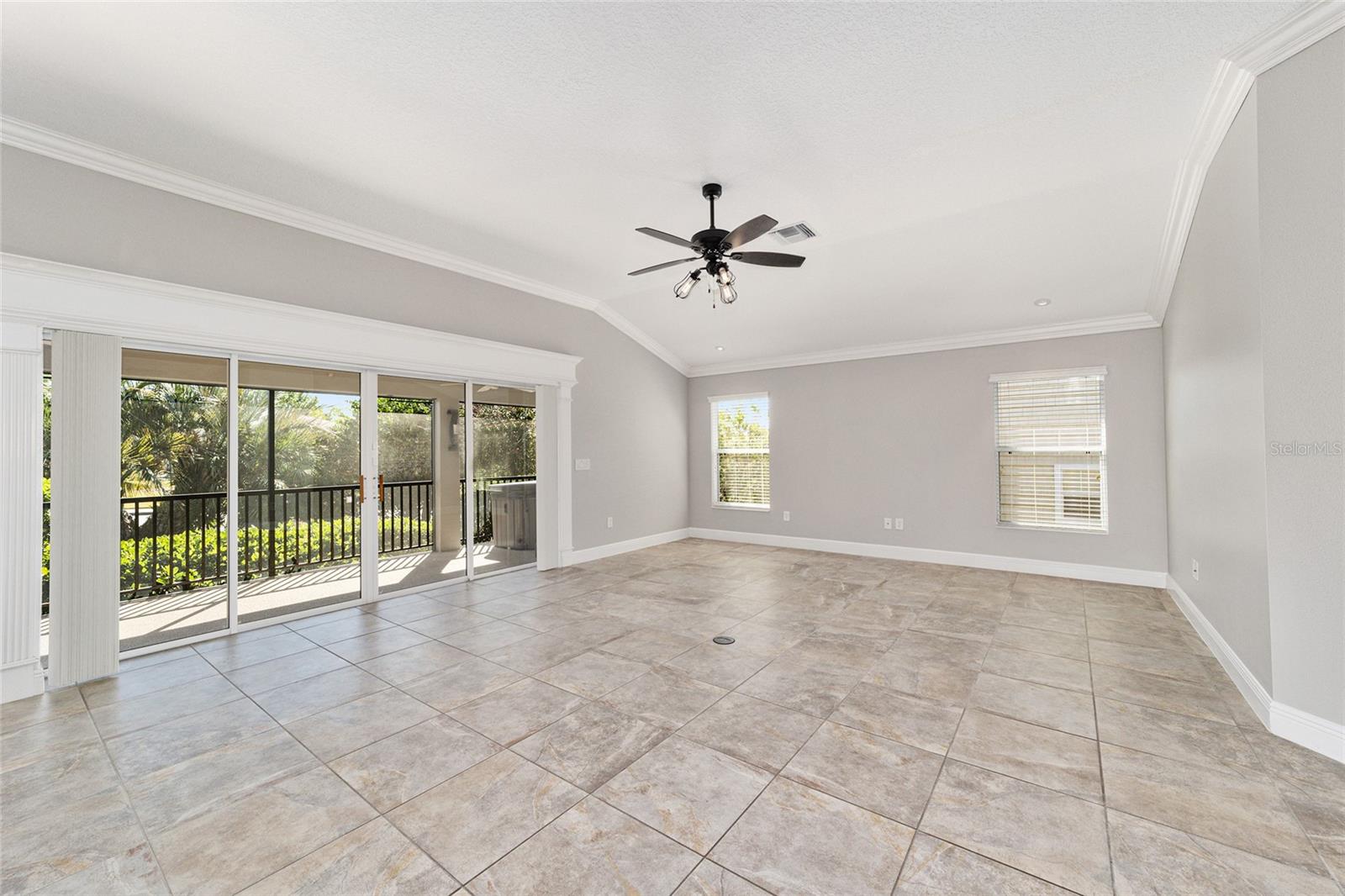 SPACIOUS LIVING ROOM!