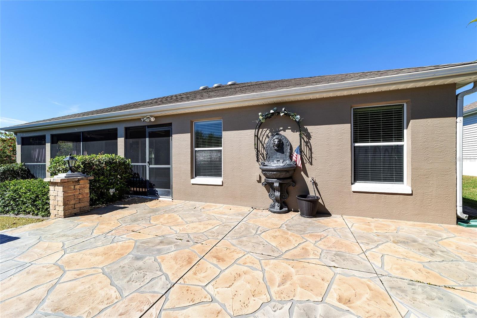 THE FOUNTAIN DOES CONVEY WITH THE HOME!