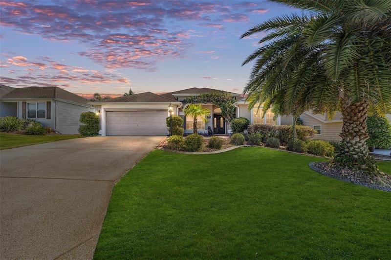 LOVELY GARDENIA DESIGNER WITH CHATTAHOOCHEE RIVER ROCK DRIVEWAY - NICE CURB APPEAL! THIS IS AN OVERSIZED 2 CAR GARAGE!