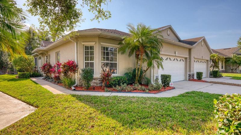 Tropical Florida Villa waiting for you to call home.