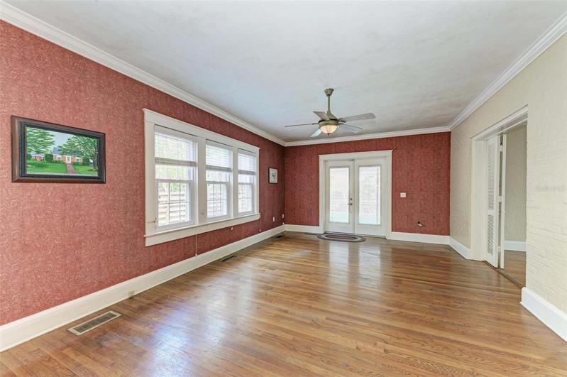 Family Room 01