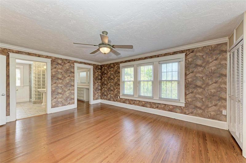 Master Bedroom 02