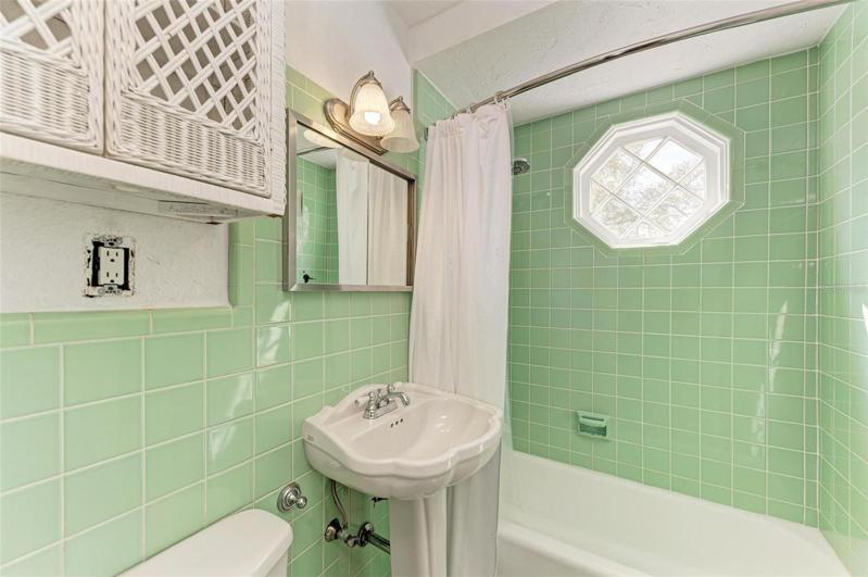 2nd Bathroom