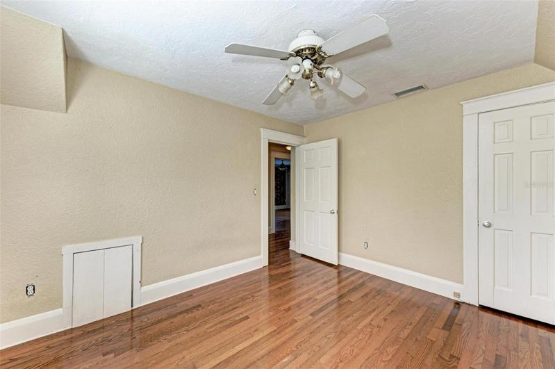 3rd Bedroom 02