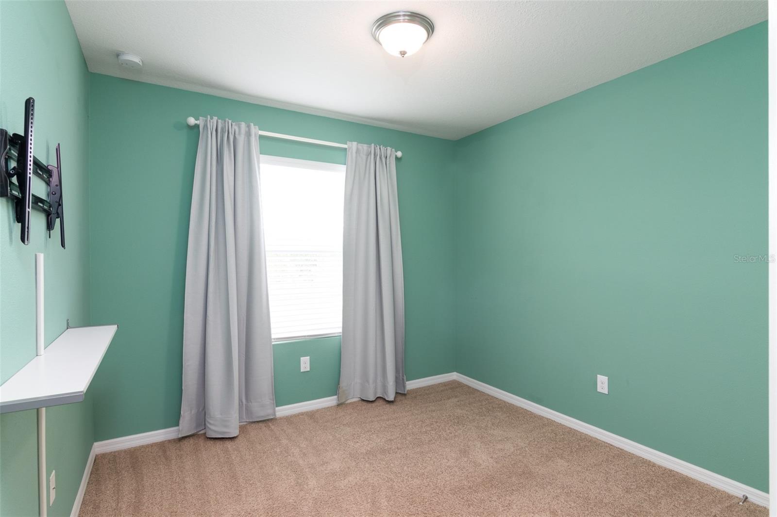 Guest bedroom #1