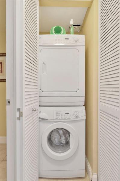 Inside washer /dryer