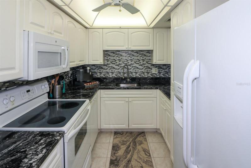 Granite countertops with bacsplash
