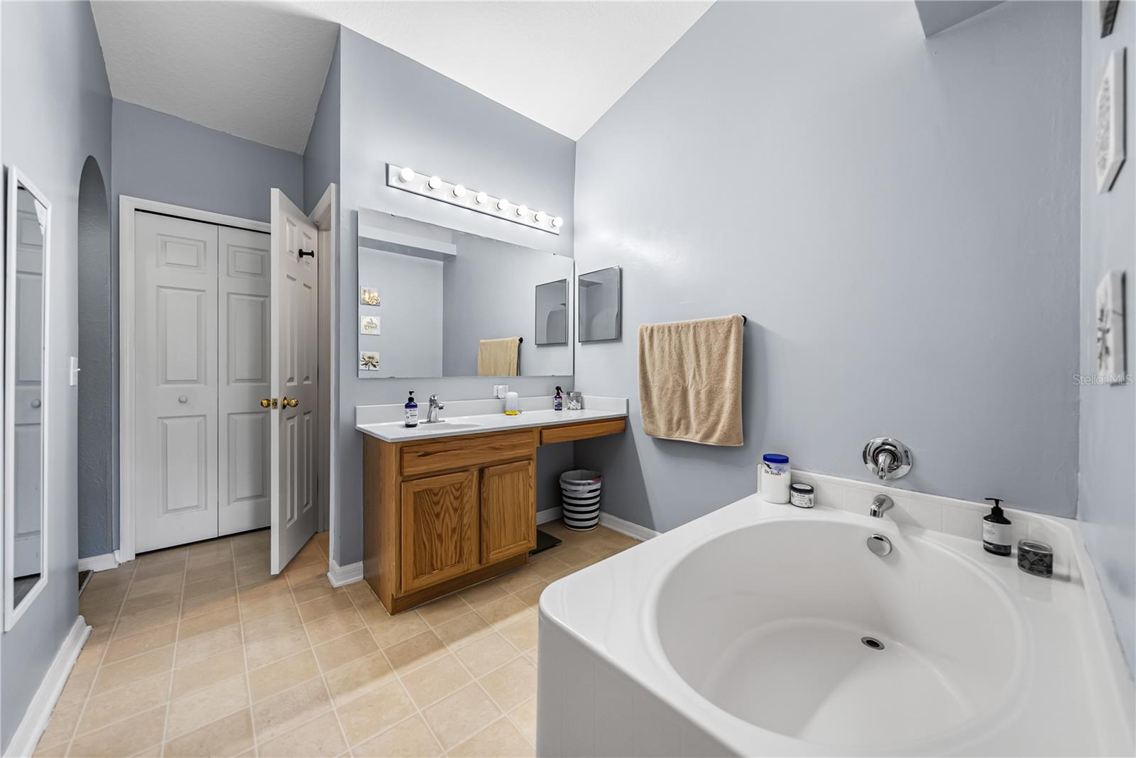 Garden tub in master bath