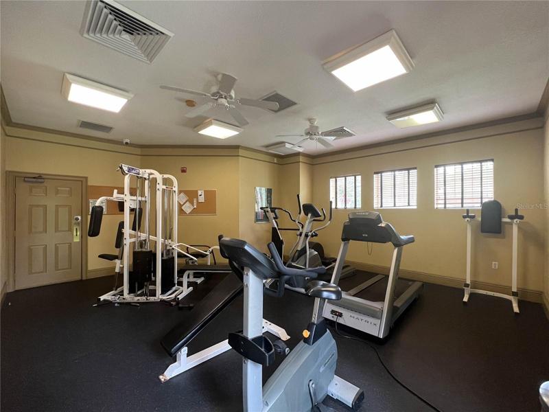 PLENTY OF CLEAN TRAINING MACHINES... SAFE EXERCISE!