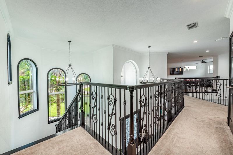 SECOND FLOOR LANDING. 