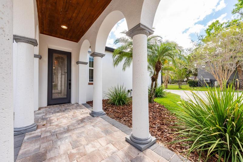 HIGHLIGHTS OF THE GUEST HOUSE; 2000 square feet of absolute charm that include 2 bedrooms and 2.5 baths (each bedroom is an en-suite), large open living area, breakfast nook, private lanais, vaulted ceilings and more! 