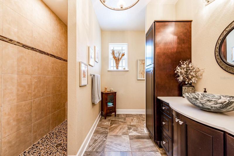 GUEST HOUSE/FULL BATH. 
