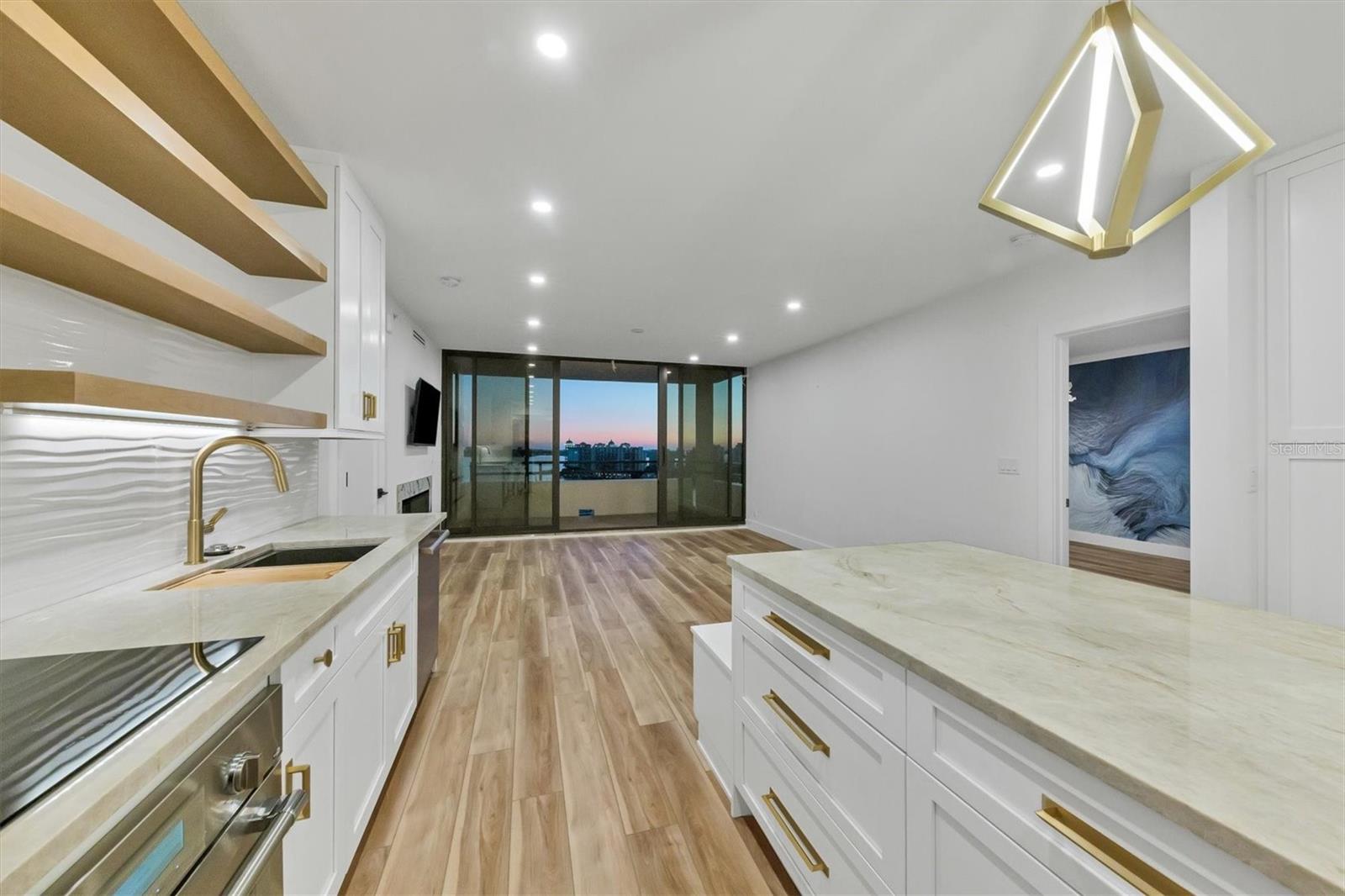 Gourmet kitchen