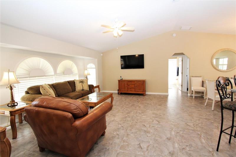 Livingroom - view 2