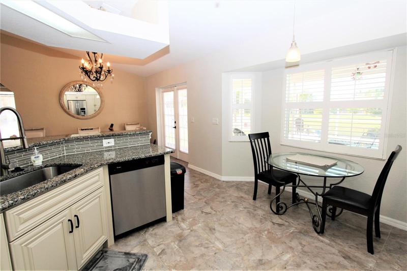 Eat-In Kitchen dinette