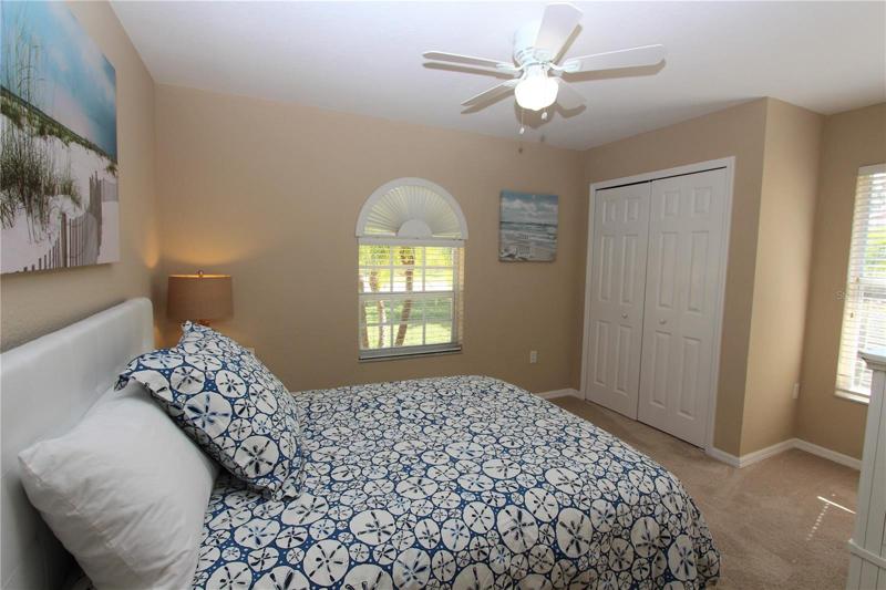 Bedroom 2 - view 1
