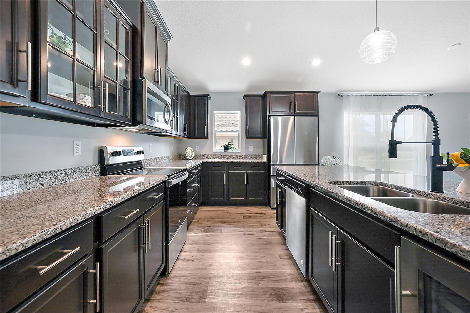 KITCHEN WITH WINE COOLER
