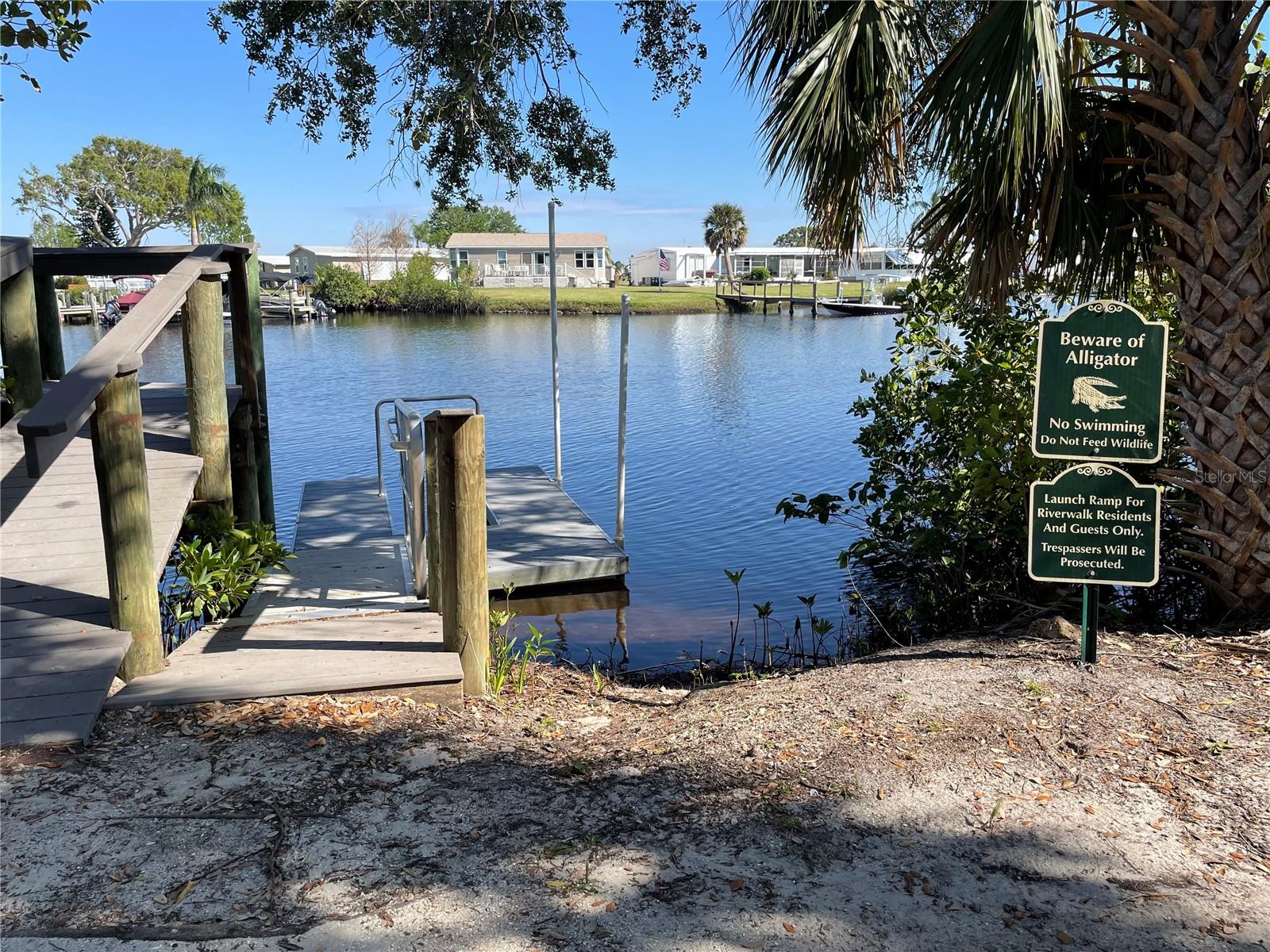 Kayak/canoe ramp into Myakka River