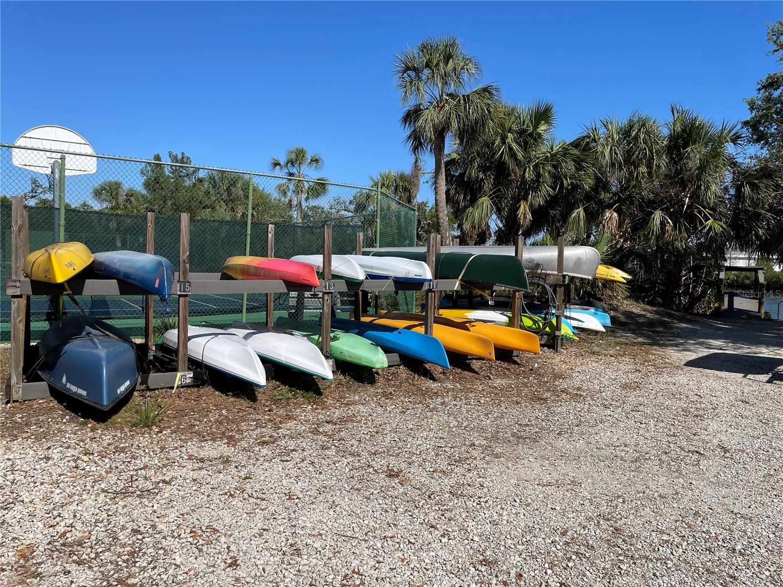 Kayak/canoe storage