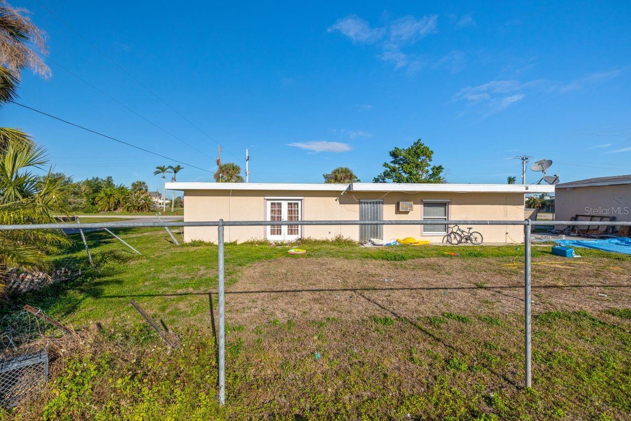2200 sq ft house rear view
