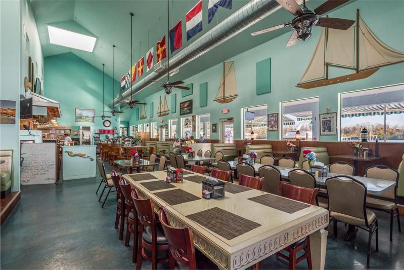 300+ Seat Dining