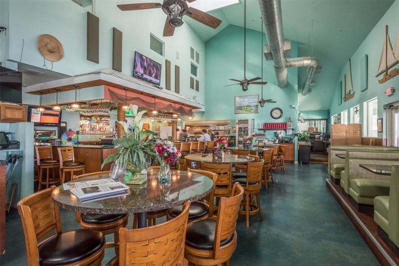 300+ Seat Dining