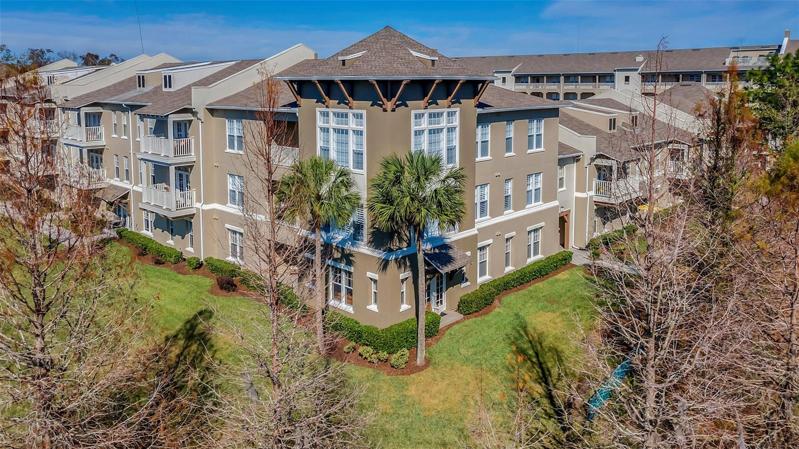 Rare LakeFront Corner Penthouse