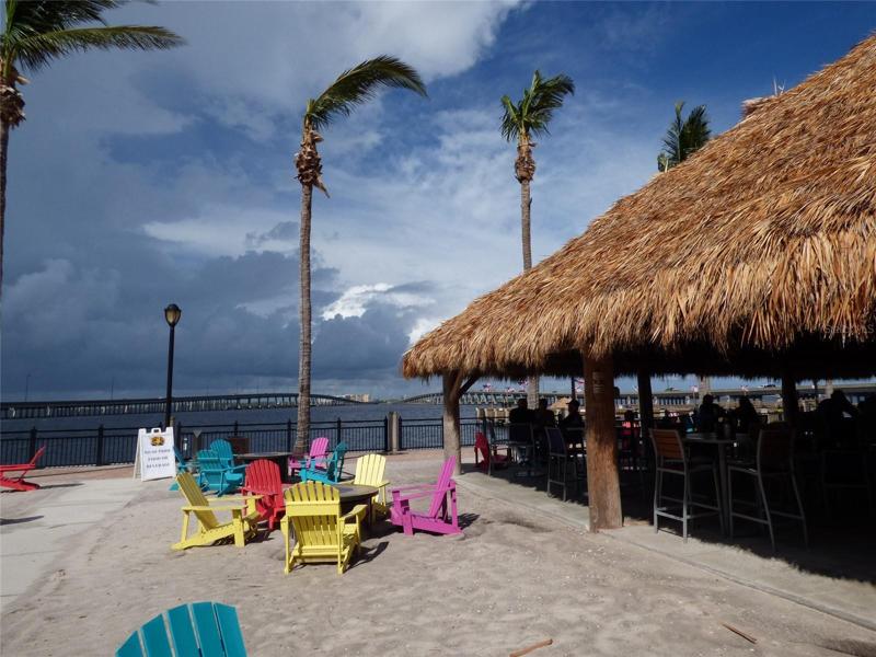Downtown amenities include dining, shopping and entertainment, plus great views EVERYWHERE!