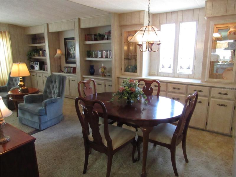 Combined dining area & Living room.