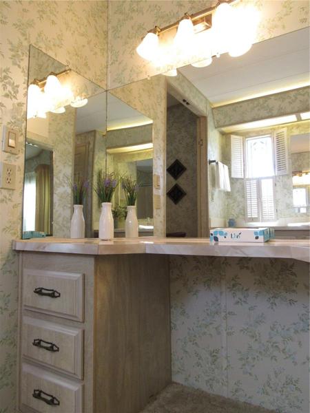 Separate Built-in makeup vanity.
