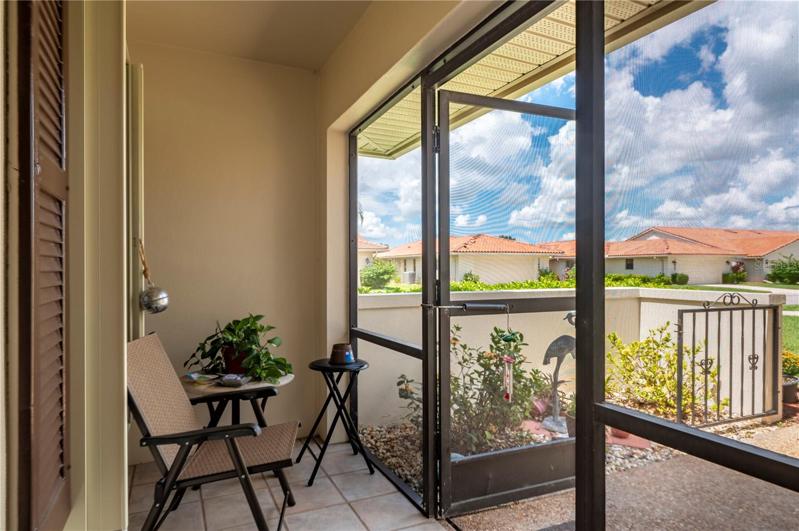 Screened front entry for relaxing
