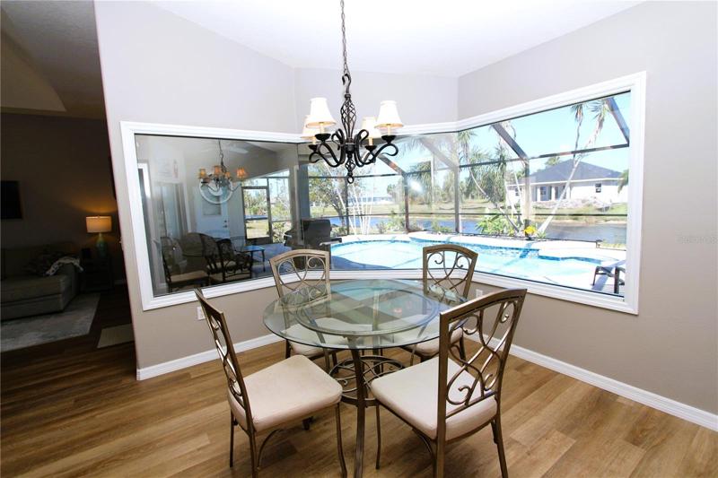 Dinette overlooking the pool