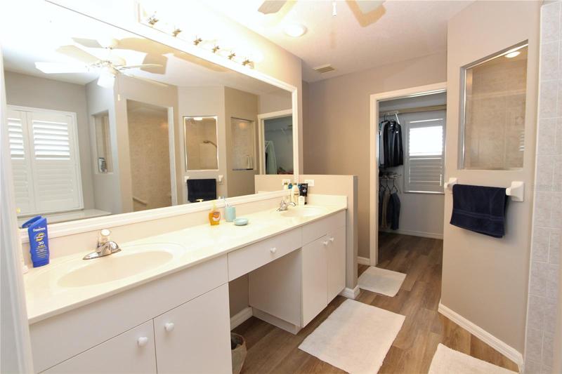 Master Bathroom - view 1