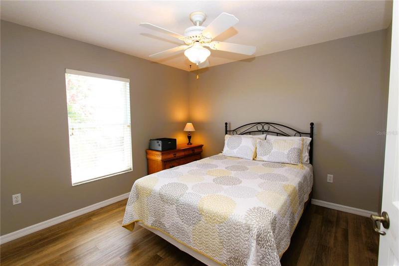 Bedroom 3 - view 1