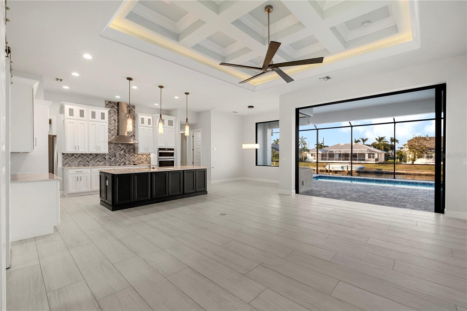 Living kitchen combo