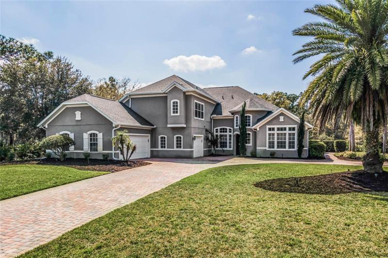 Front Exterior features courtyard, brick paver, circulatr driveway