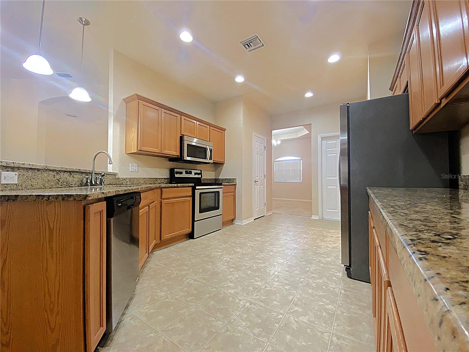 Granite countertops in the fully equipped kitchen
