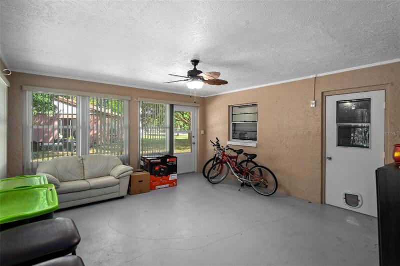 Enclosed lanai