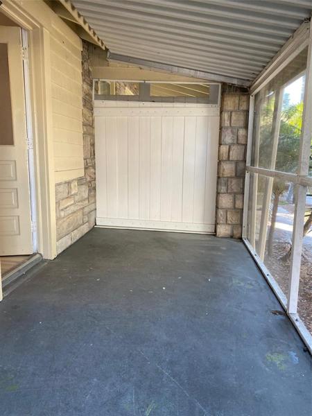 front 1/1 porch 