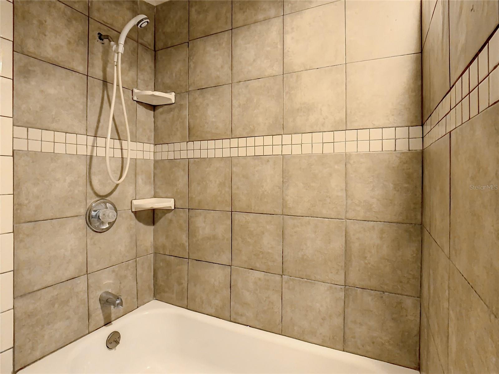 Upstairs Shower/tub combo