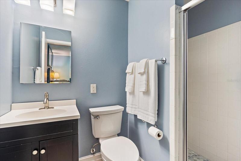 Master Bathroom w/ stand-up shower