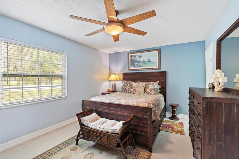 Master bedroom with walk-in closet (west & south facing window)