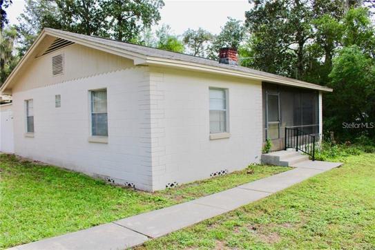 Unit A 2 Bed / 1 Full Bath