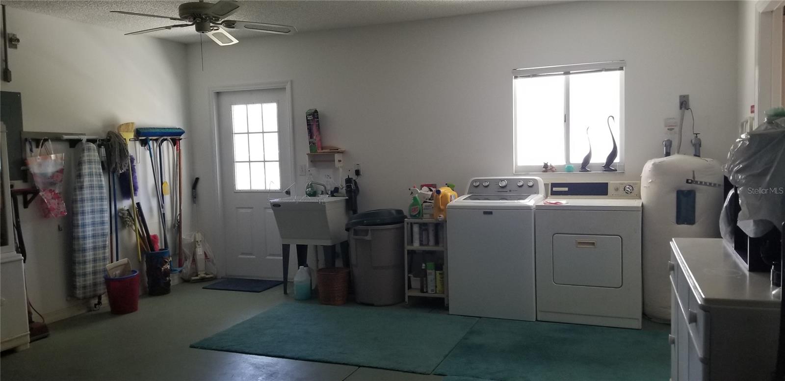 Garage with washer and dryer